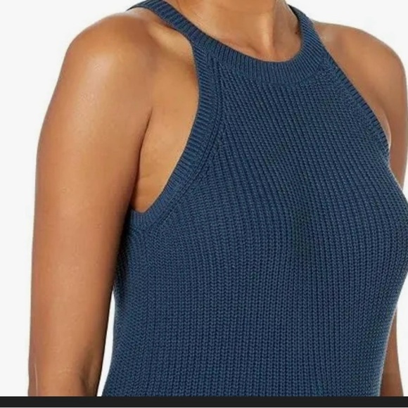 Set of 2 sweater tanks. Sz m - Picture 4 of 16